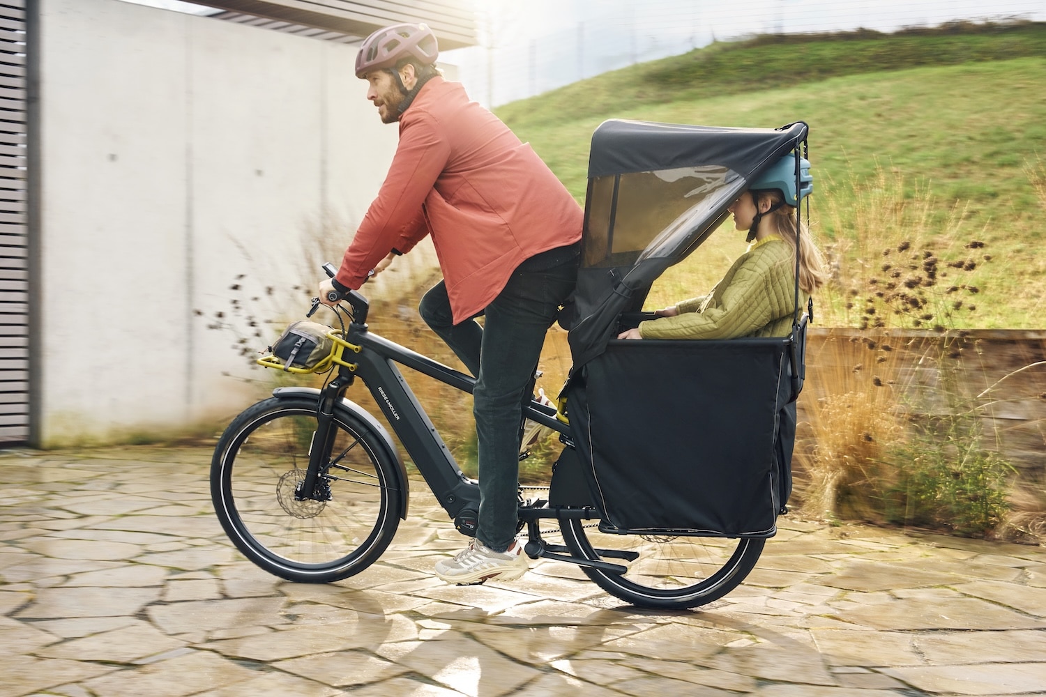 Velo_cargo_longtail_Riese_and_Muller_Multicharger2_dumoulin-bicyclettes-montreal-quebec-25123