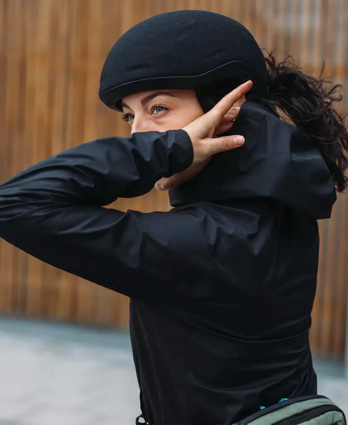 Casque-de-vélo-Poc_Myelin_Montréal-Québec_Dumoulin_Bicyclettes_10540-Myelin_1002_UraniumBlack_1_1200x