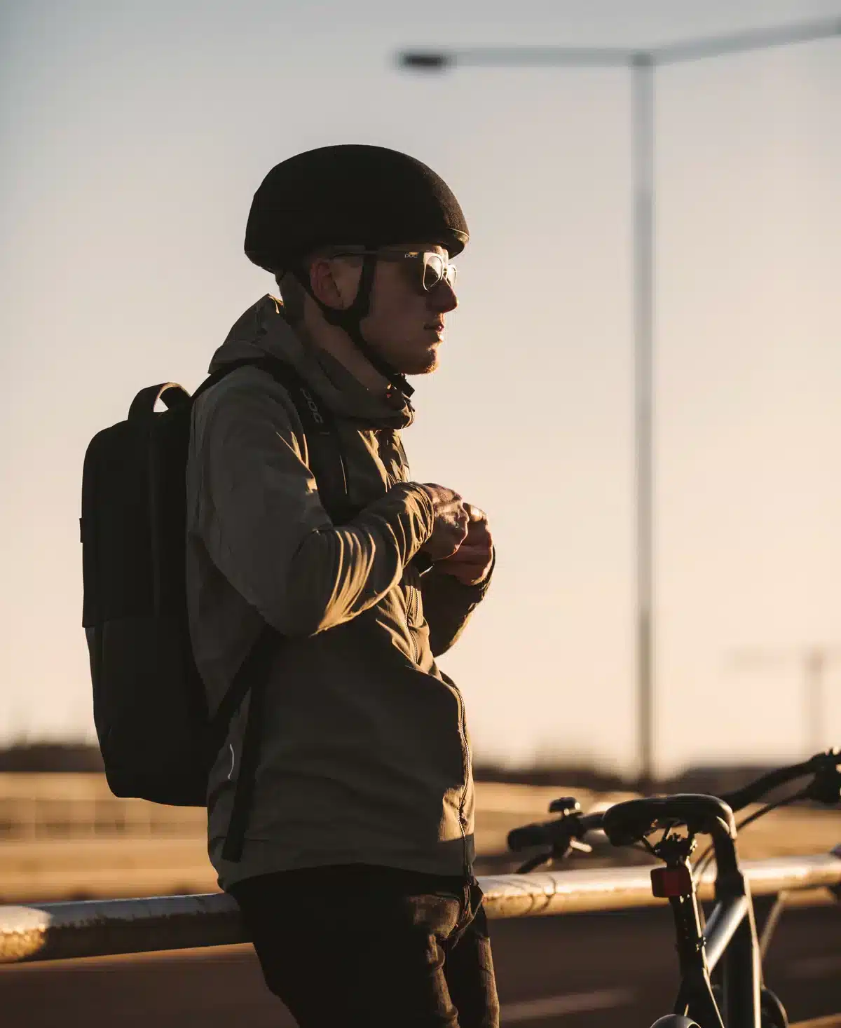 Casque-de-vélo-Poc_Myelin_Montréal-Québec_Dumoulin_Bicyclettes_10540-Myelin_1002_UraniumBlack_1_1200x