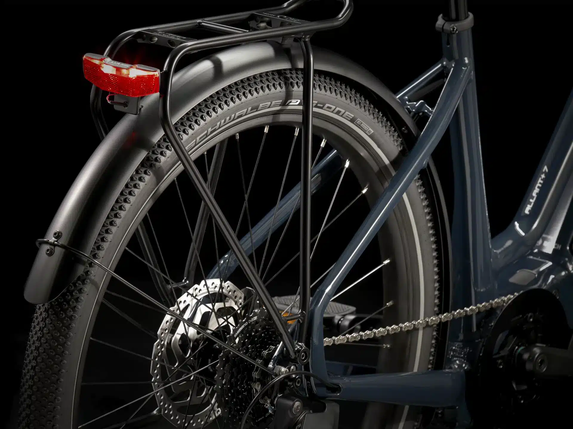 velo-electrique-Trek-Allant_plus-7-Montreal-Dumoulin_bicyclettes-AllantPlus7LowstepUS_20_30919_A_Alt6