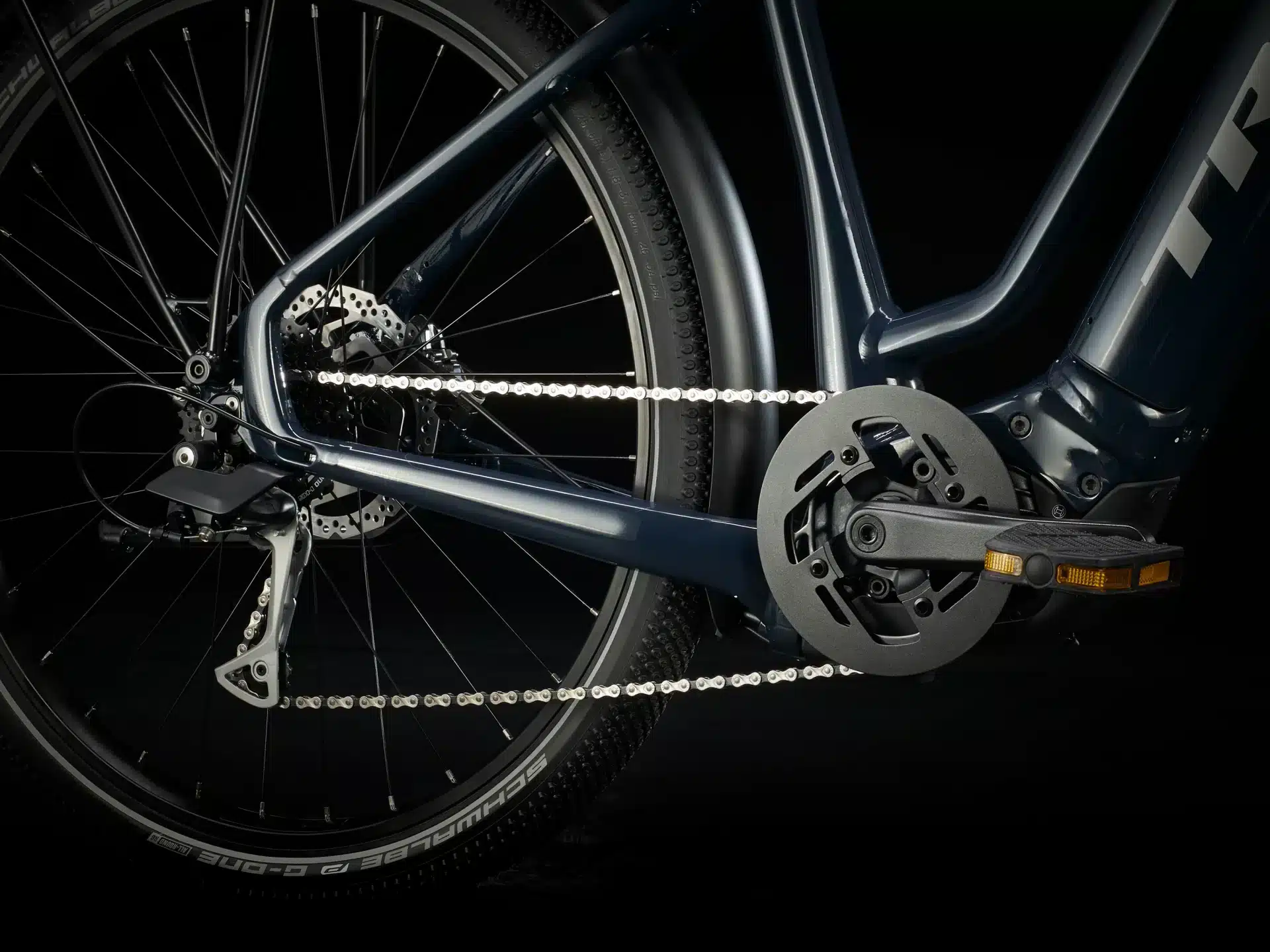 velo-electrique-Trek-Allant_plus-7-Montreal-Dumoulin_bicyclettes-AllantPlus7LowstepUS_20_30919_A_Alt8